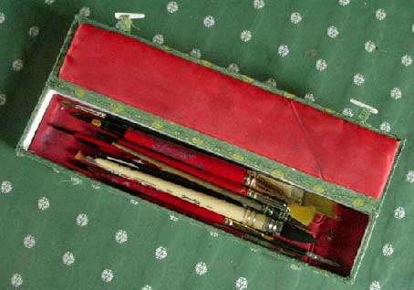 brushes box